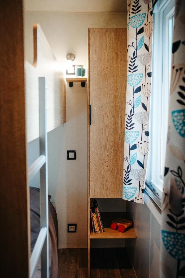 Mobil Home Xxl2 4 Chambres - Camping De Maillac Sainte-Nathalene Exterior photo